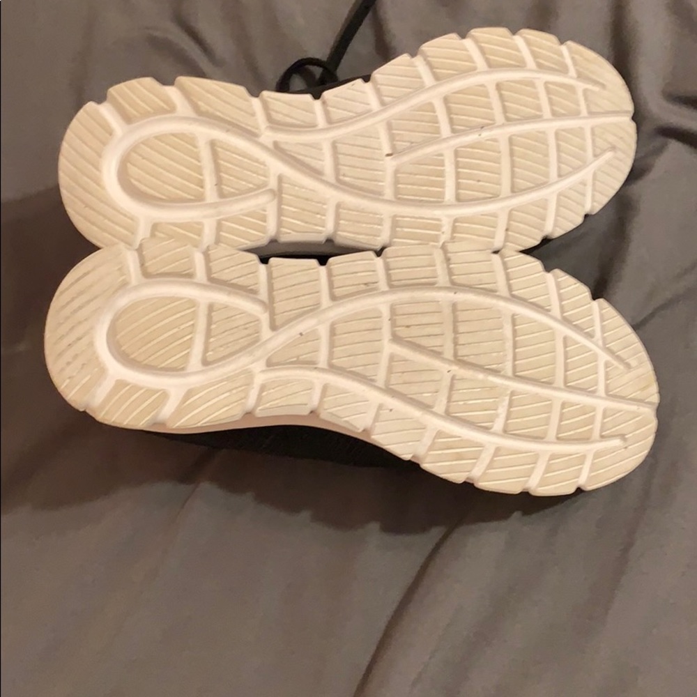 Sneakers - Picture 2 of 3